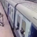 VIDEO/ Qytetari bie para shinave të trenit, ndërhyrja e një oficeri i shpëton jetën