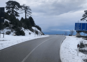 Reshje dëbore në disa zona, ARRSH tregon gjendjen e akseve rrugore: S’ka problematika