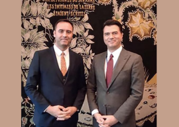 Kë zhvendosi në PD? Basha, pjesë e delegacionit parlamentar në KiE, publikon foton nga Franca me Konjufcën