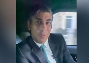 Gjobitet kryeministri britanik, xhiroi videon për rrjetet sociale pa rrip sigurimi në automjet