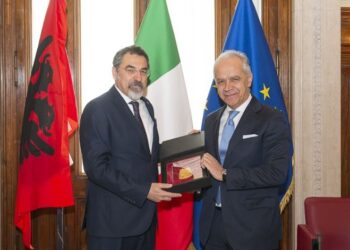 Çuçi takohet në Romë me homologun italian: Gati marrëveshja, Akademia shqiptare e Sigurisë binjakëzohet me akademinë italiane