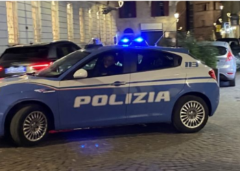 “Tërbohet” shqiptari/ Kërcënon pronarin e lokalit dhe ofendon klientët, më pas shkëlmon policët