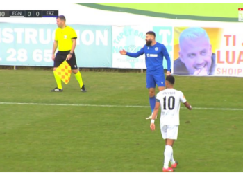 VIDEO/ Jo vetëm protestë nga fansat, Luizi shfaqet në mes të ndeshjes në stadium: Ti je Luani
