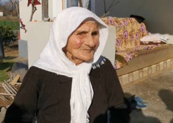 Iu vonua pensioni, ISSH sqaron: Qamile Mara e ka marrë pagesën sot me postë. U verifikua si gjithë mbi 100 vjeçarët…!