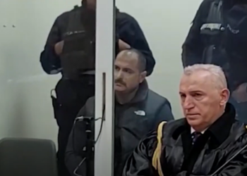 Ekzekutimi i Pjerin Xhuvanit/ Gjykata refuzon kërkesën për riekspertimin e ngjarjes, Paplekaj nxehet me gazetarët: Hiqni kamerat!