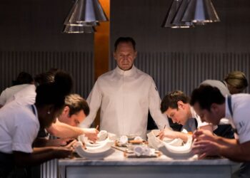 A është filmi “The Menu”, shkak i mbylljes së restorantit më të mirë në botë me pronar shqiptar?