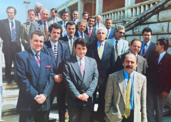 Një foto mes nesh…, ca i hëngri toka, ca paraja