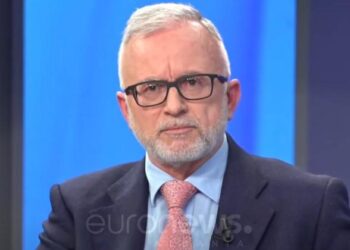 “Gjimnazistëve t’u bëhet provim në gjuhën shqipe para se të futen në universitet”