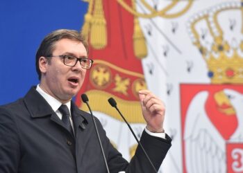 “Merr shumë para nga lobi shqiptar”/ DASH kritikon deklaratën e Aleksandër Vuçiçit ndaj Edward Joseph