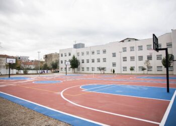 Tre fusha të reja sportive i shtohen shkollës “Mihal Grameno”, Veliaj: 100 terrene të tilla në vitin e Tiranës Qyteti Europian i Sportit