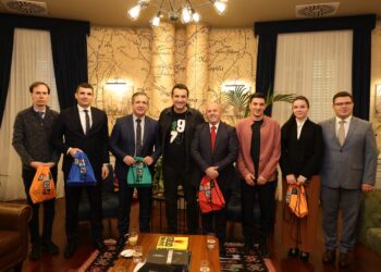 Tirana vend kandidat për organizimin e botërorit të peshëngritjes për të rritur në 2024, Veliaj pret Sekretarin e Përgjithshëm të Federatës, Antonio Urso