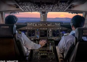 Çfarë ndodh kur një pasagjer vdes në avion? Pilotët zbulojnë sekretet e fluturimit