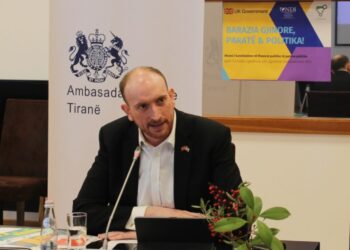 Deklarata e ministrit Jenrick për shqiptarët, Tirana zyrtare notë proteste ndaj Britanisë, MEPJ thërret ambasadorin