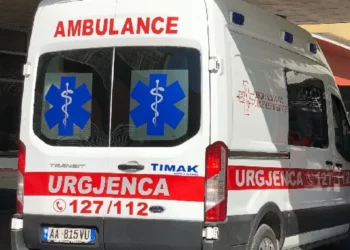 61-vjeçari humb kontrollin e motorit dhe përfundon në spital