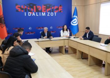 U përjashtua për 10 ditë nga Kuvendi/ Berisha: Të enjten do jem në përgatitje të revoltës më të fuqishme që keni njohur