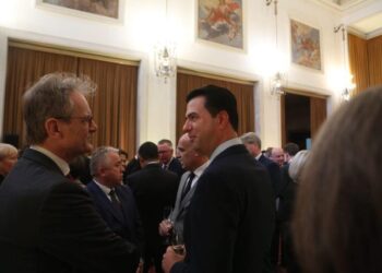 FOTOT/ Presidenti Begaj njeh Bashën si kryetar të PD, Tritan Shehu ia “dredh” Berishës