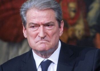 FOTO: “Nuk e kam kushëri, nuk e njoh”, Agron Neza nxjerr blof Berishën: Njihemi prej vitesh!