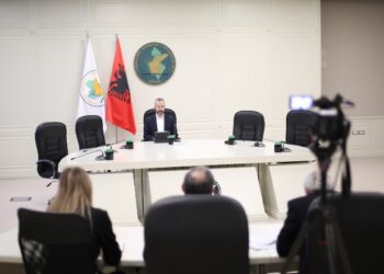 Zgjedhjet e 14 majit/ Pas Berishës, Partia e Lirisë dhe PS dorëzojnë në KQZ kandidaturat për anëtar të KZAZ
