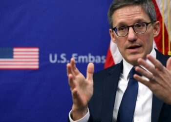 Këshilltari i lartë i DASH: Kosova dhe Serbia duhet të marrin vendime të vështira