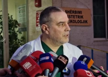Hodhi foshnjën në lumë, flet drejtori i Maternitetit: Do ta dorëzonte në Shtëpinë e Fëmijës, por ndryshoi mendje