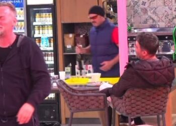 “Kisha dy nëna dhe dy baballarë”/ Ish-banori i “BB-VIP” rrëfehet mes lotëve: Ky ishte fati i jetës