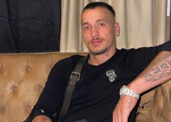 Reperi i njohur flet për momentin e vështirë të fëmijërisë: Për të kaluar kufirin, nëna më ka futur në frigorifer! Kur më kanë gjetur…!