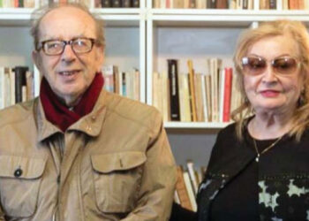 Elena Kadare në ditëlindjen e shkrimtarit: Tani i shkruajmë njëri-tjetrit vetëm pusulla nëpër shtëpi. Ardhja në Shqipëri na e ka zbukuruar jetën. Dashuria…!