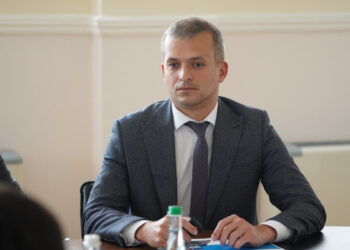 Akuzohet se mori 400 mijë dollarë ryshfet, Ukraina arreston zv.ministrin