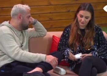 VIDEO/ “Ti je krejt si unë”! Luizi e ngacmon me batuta, Kiara: Unë nuk mbahem fare!