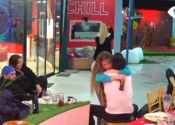 Vazhdon humori ‘tronditës’ mes banorëve të BBV2/”Kë do vrasim nesër?”, Olta i përgjigjet Amosit: Do vriten vetë sa të më afrohen
