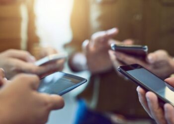 Rritet përdorimi i internetit në 2022, për e-mail e lexim lajmesh online. Shtohen edhe blerjet online