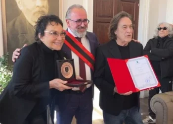Grupi mitik Ricchi e Poveri në Vlorë: Artistët Nderohen me “Mirënjohje e qytetit”