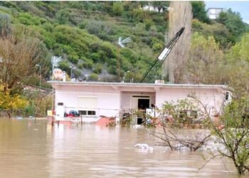Rritet sipërfaqja e përmbytur në Shkodër, 1400 ha nën ujë/ Rruga e Obotit dhe Shirq-Darragjat e pakalueshme