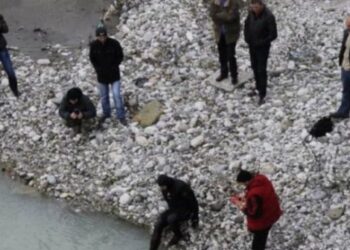 Nëna 32-vjeçare hodhi fëmijën në lumë, flet mjeku: Kishim frikë se do ta linte në maternitet, kolegët e bindën ta mbante