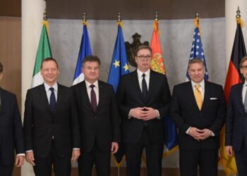 “Telashe na presin”/ Vuçiç pas takimit me diplomatët e huaj për dialogun me Kosovën: Dita e djeshme, një nga më të vështira…!