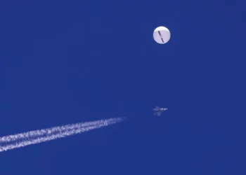 Pentagoni goditi dhe rrëzoi me raketë balonën kineze, Pekini paralajmëron pasoja