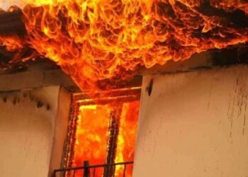 Rrjedhja e gazit/ Bie zjarri në një banesë në Fushë Krujë, humb jetën 92-vjeçari