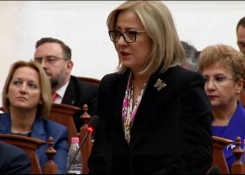 Opozita kërkon shkarkimin e saj, Nikolla: Acarimet s’kanë ardhur për shkakun tim, por nga përplasjet e brendshme