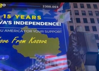 VIDEO/ Adem Jashari dhe UÇK zbukurojnë sheshin më të madh në botë ‘Times Square’