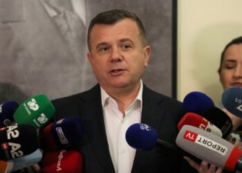Balla: Seancat do të bllokohen deri kur Berisha do të vazhdojë që t’i bëjë presion drejtësisë