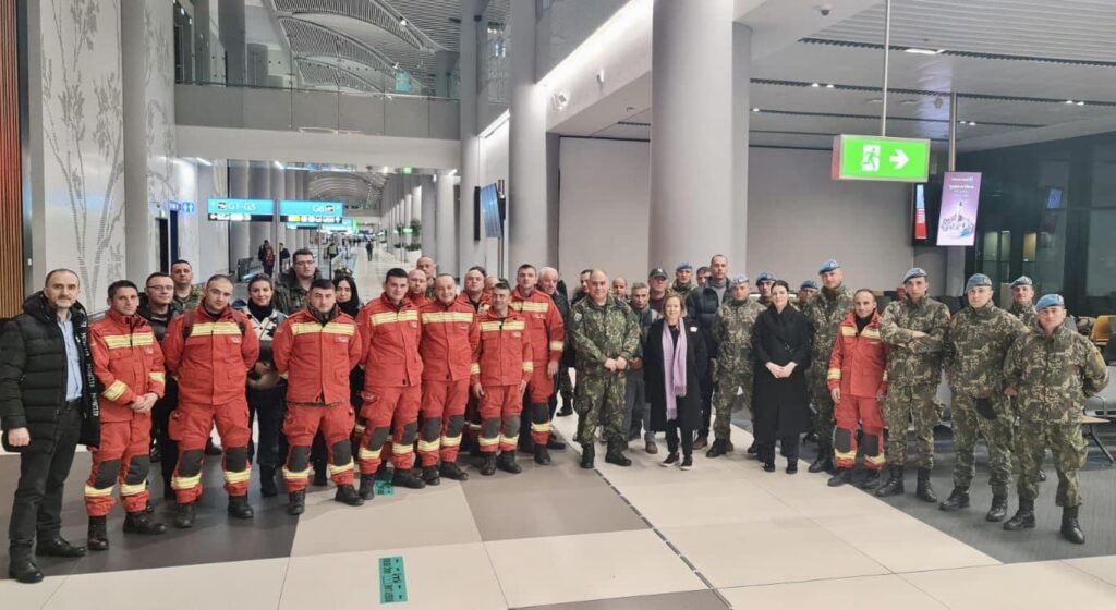 FOTO/ Kryeministri Rama: Mbërrin në Turqi skuadra shqiptare e kërkim-shpëtimit!