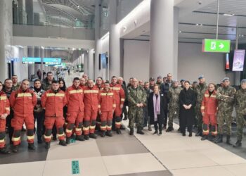 FOTO/ Kryeministri Rama: Mbërrin në Turqi skuadra shqiptare e kërkim-shpëtimit!
