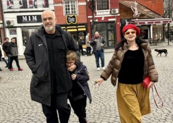 FOTO/ Rama viziton Prizrenin: Historia e shqiptaria bashkëjetojnë në ajrin që thith