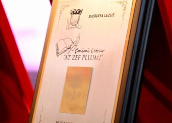 Shpallen çmimet “At Zef Pllumi”/ Fitojnë Andreas Dushi, Eleni Laperi dhe Xhahit Bushati