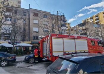 VIDEO/ Shpërthen në flakë restoranti në Vlorë, shkak shkëndija elektrike në aspirator