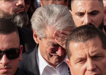 Protesta e 11 shkurtit/ Analisti: Aq njerëz PD-ja i mblidhte me një fishkëllim, Berishës iu desh 1 muaj