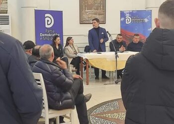 Zgjedhjet lokale/ Kreu i grupit të PD nis fushatën, mban takim me strukturat në Tiranë