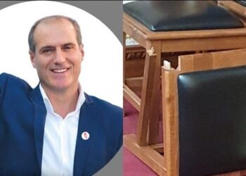 Nusretit të PD-së i thyehet karrigia në Parlament, sapo hyn në sallë