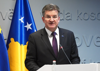 BE shton presionet për dialogun, Lajçak të hënën zbarkon në Kosovë, ja çfarë pritet të vendoset