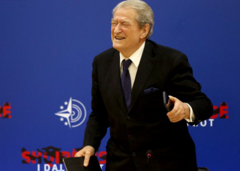 Revolucioni demokratik që shndërrua në ‘seksual’ dhe Berisha që bën si ‘pornostar’